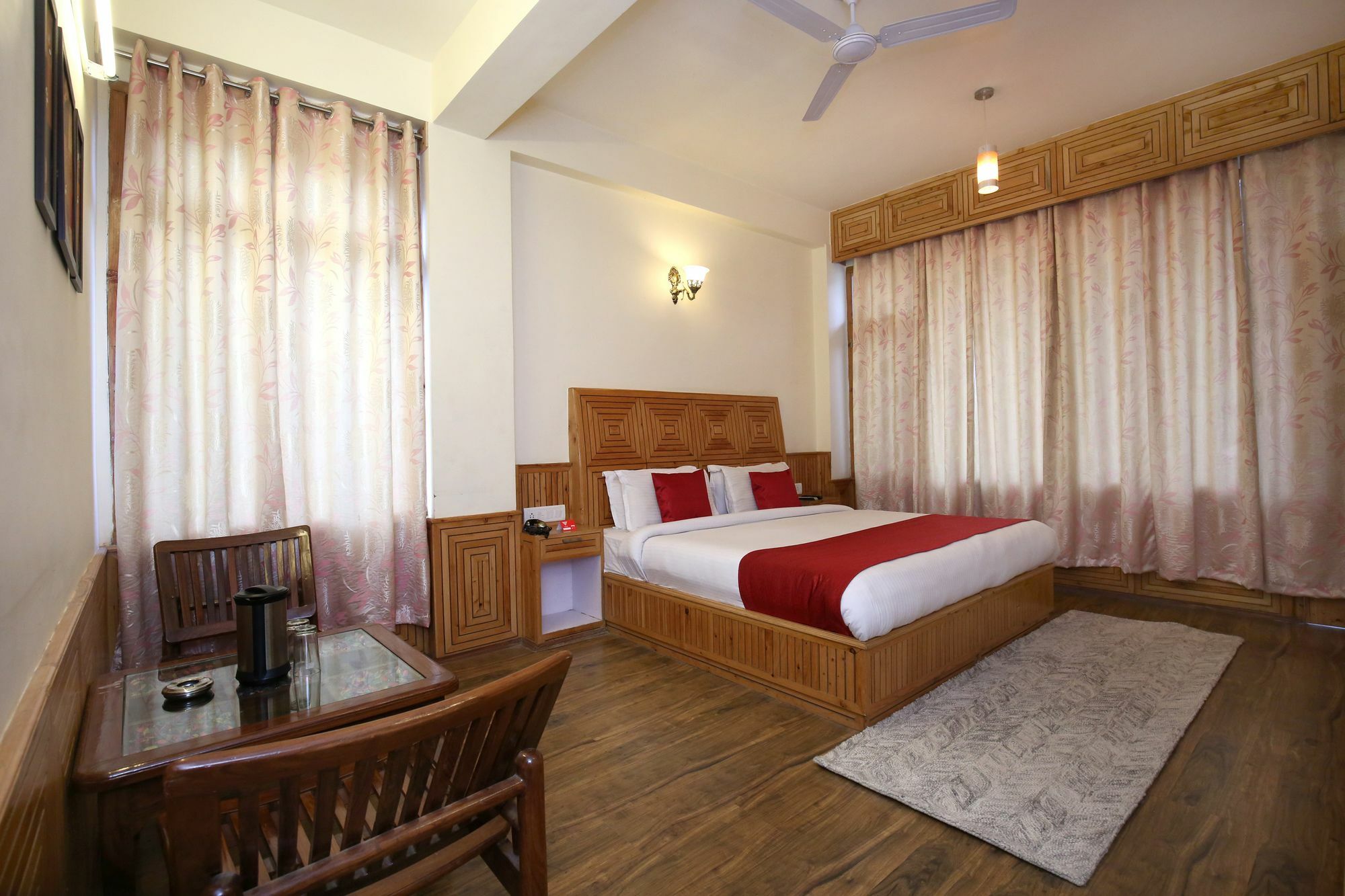 Oyo 10116 Hotel Rhythm Retreat Маналі Екстер'єр фото
